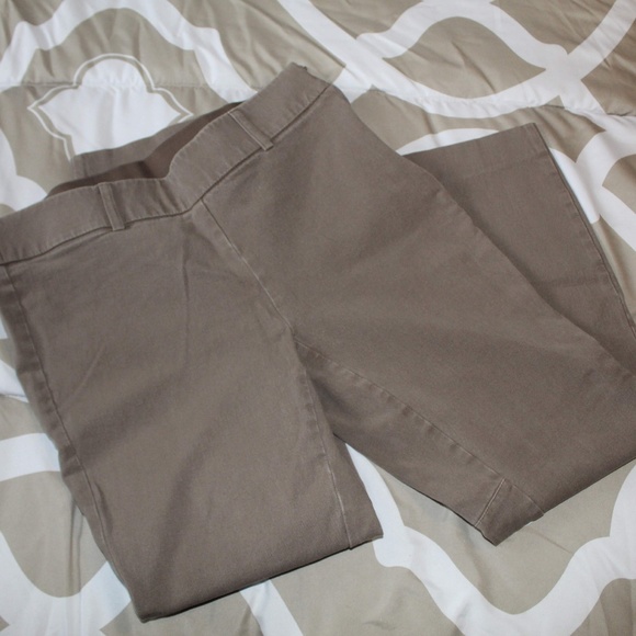 ⭐ Alfani Capri Pant (tan) - Picture 1 of 5